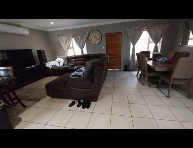 3 BEDROOM TOWNHOUSE FOR SALE IN NEW REDRUTH